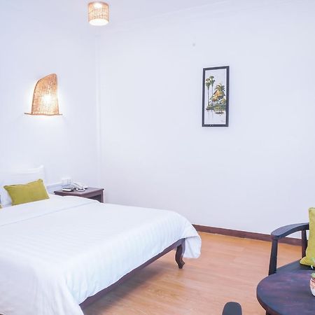 Angkor Yellow Villa Siem Reap Exterior photo