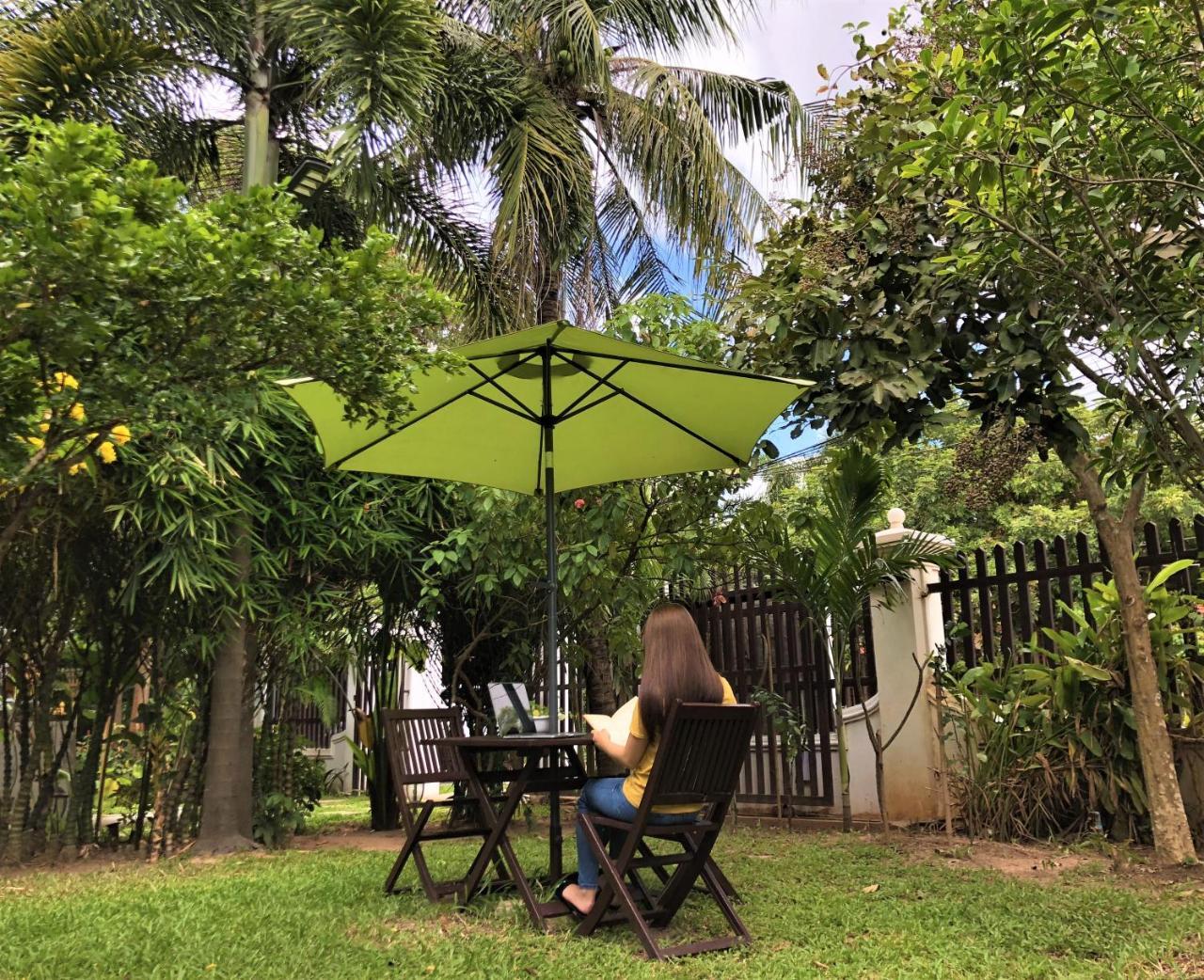 Angkor Yellow Villa Siem Reap Exterior photo