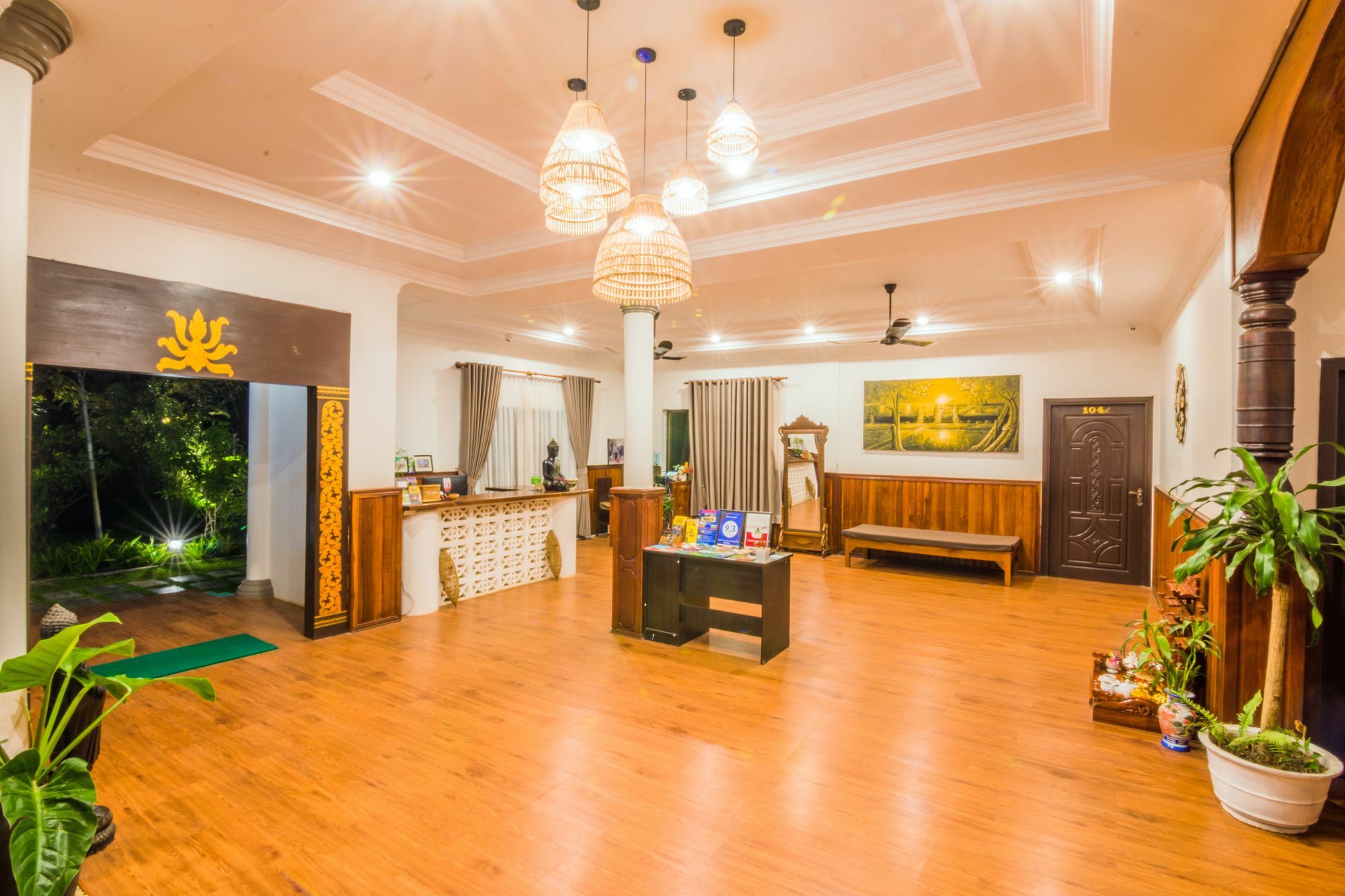 Angkor Yellow Villa Siem Reap Exterior photo