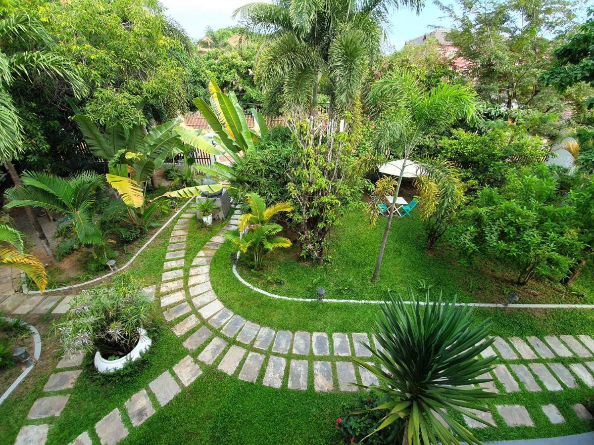 Angkor Yellow Villa Siem Reap Exterior photo