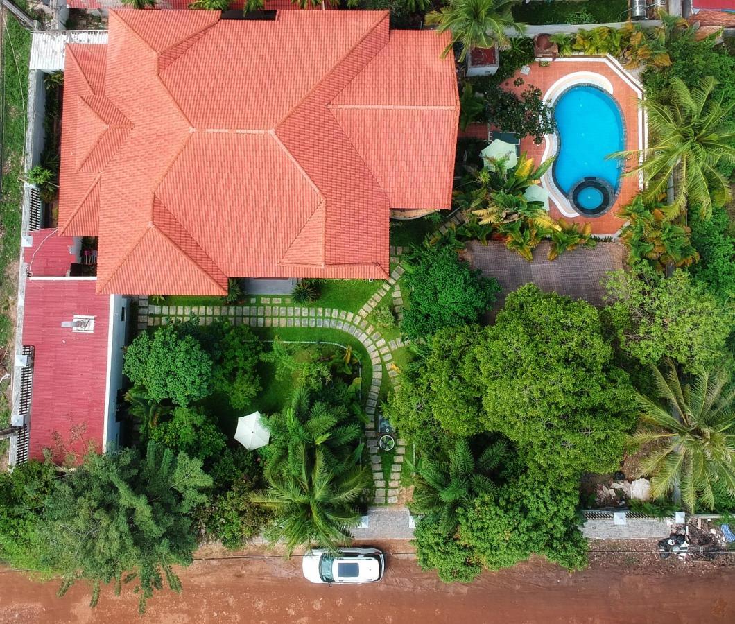 Angkor Yellow Villa Siem Reap Exterior photo